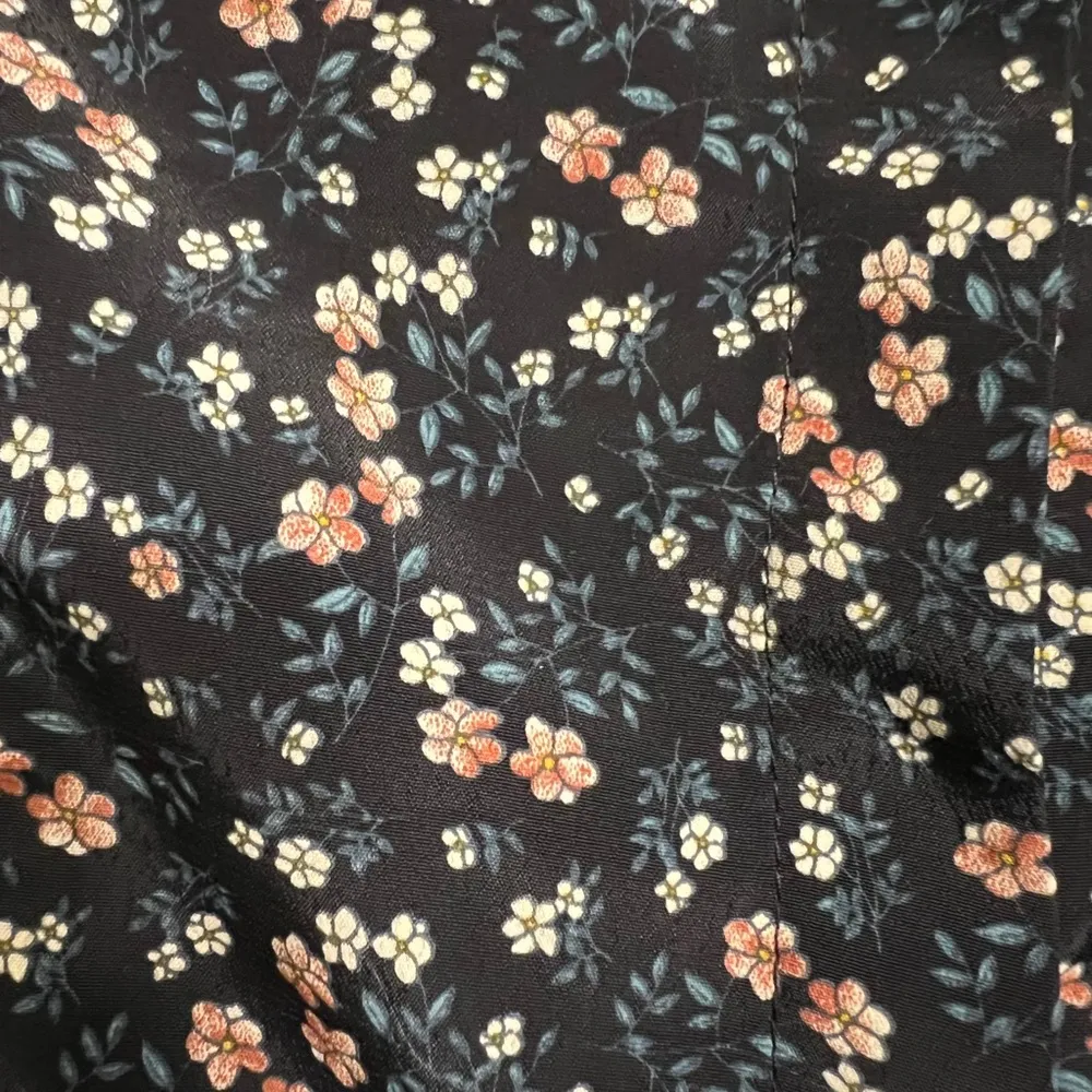 EUC Molly Bracken Floral Ruffle Top Size Large - Image 3