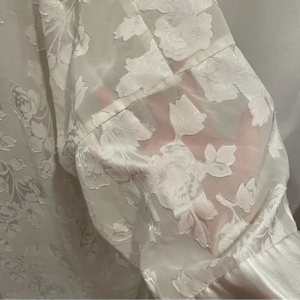 Vintage 90’s LA Intimates milky white sheer floral kimono maxi robe tie belt Size M - Image 7
