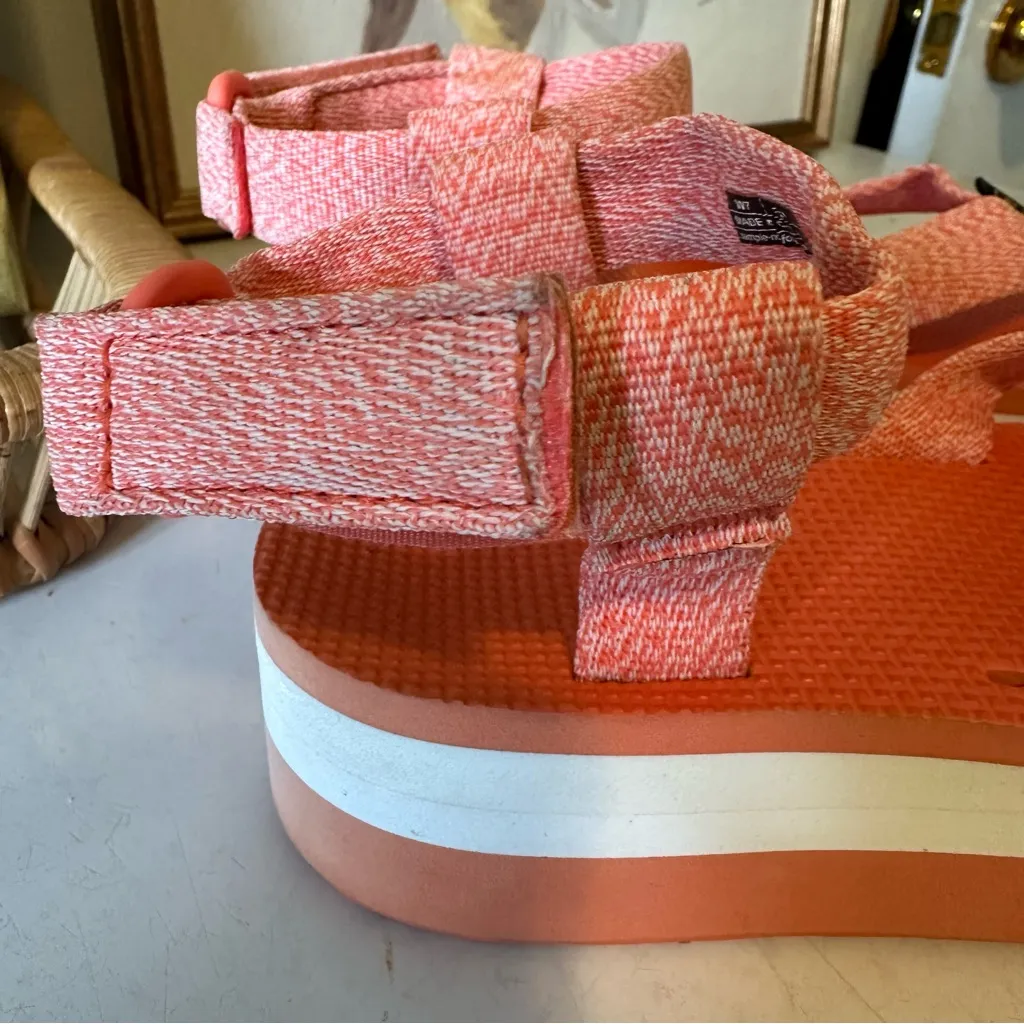 Teva Platform Sandals Womens Size 7 Orange White Sample - Image 2