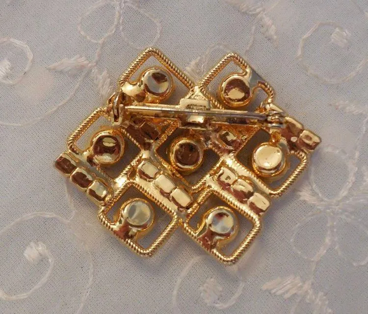 Breathtaking Vintage Brooch W Pink & Red Super Sparkly Rhinestones Multiple - Image 2