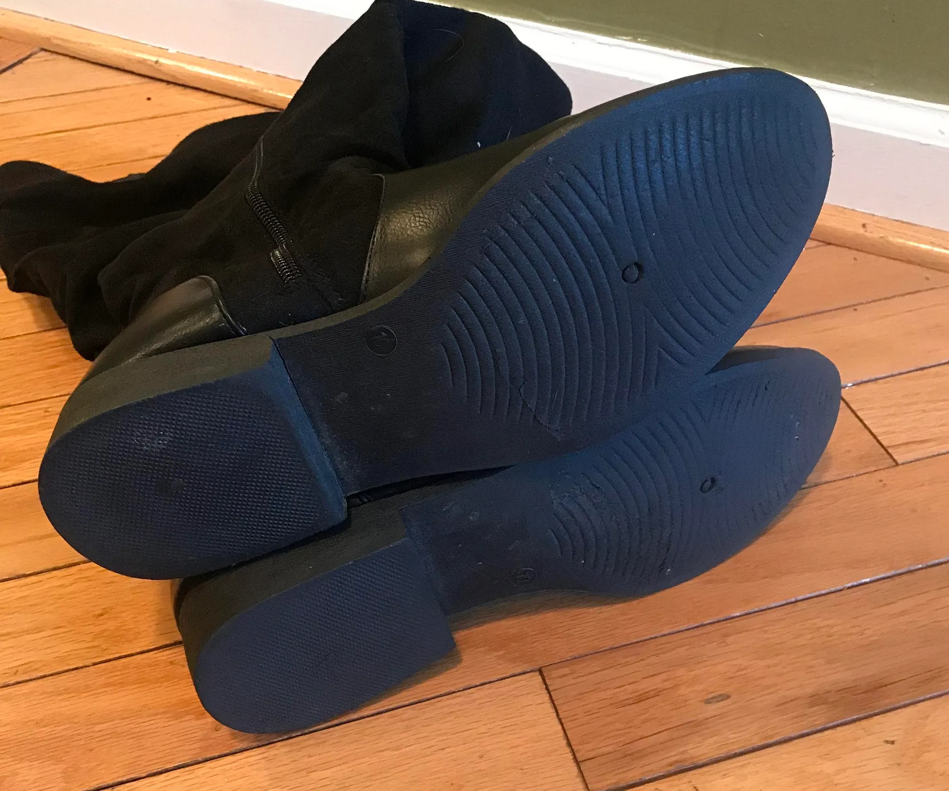 Rouge Black Faux Suede/Leather Sz 10 - Image 3