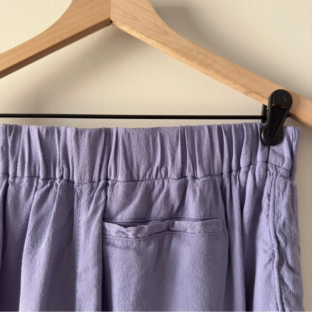 Aritzia Wilfred Free Flowy shorts lined pull-on elastic waist solid pocket rayon - Image 4