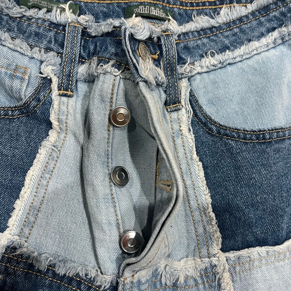 Wild Fable 2 tone denim shorts size 0 - Image 2