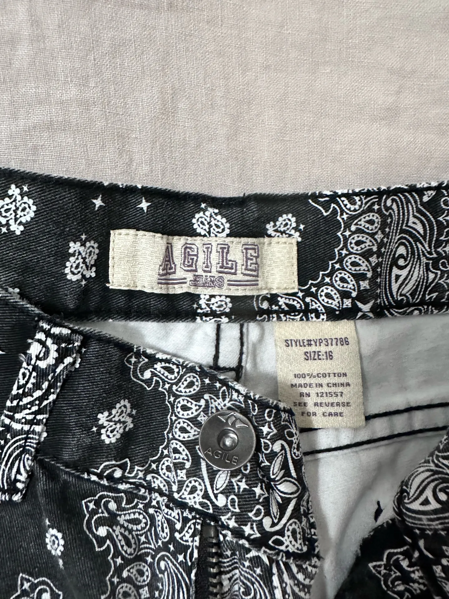 Bandana Print Jeans (26) - Image 5