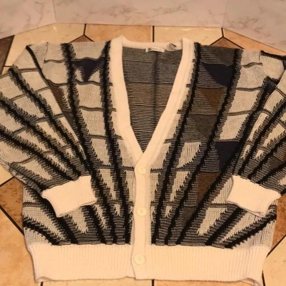 Koman oversized button up knit cardigan sweater size large Black - Image 12