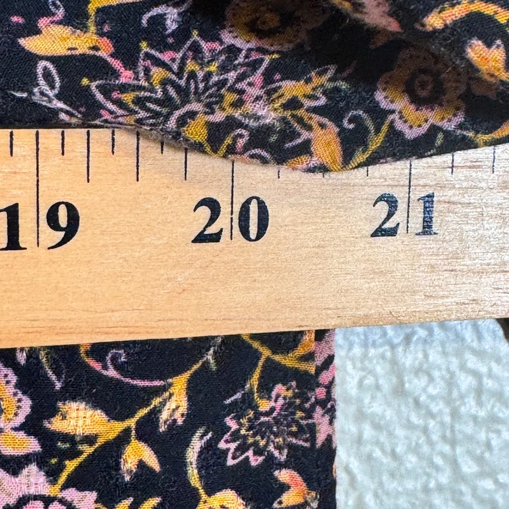 Roan & Ryan Black Pink Floral Boho Blouse Womens L Peasant Casual Cropped Shirt Size L - Image 4