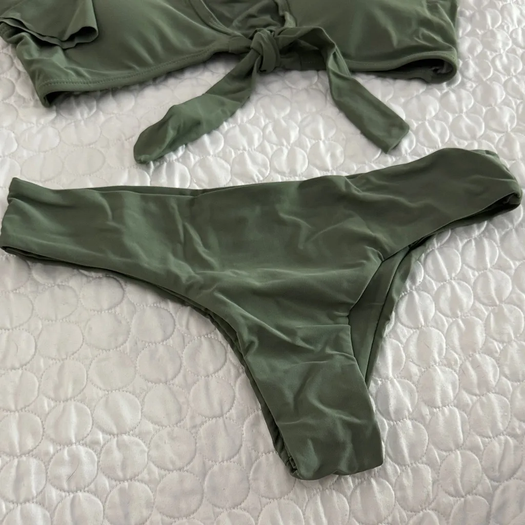 Women size small olive Green Ruffle Bikini Set - Image 3