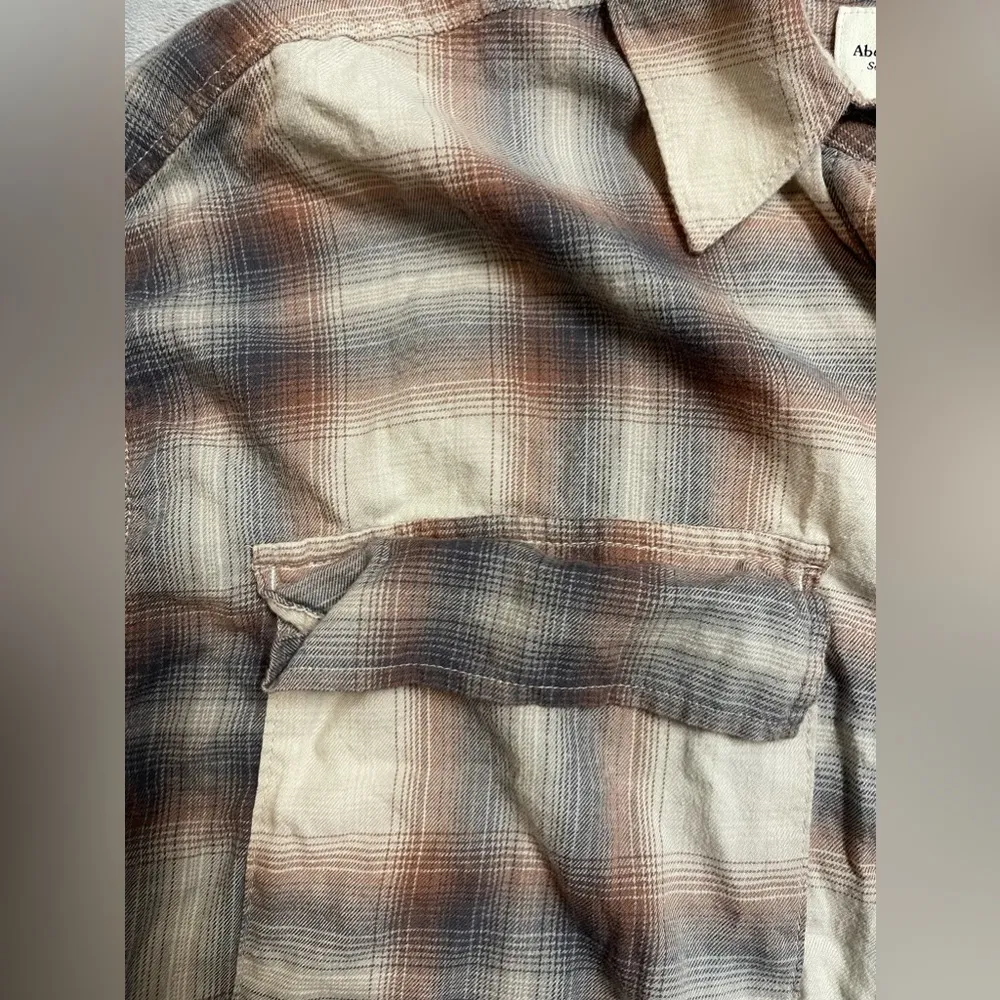 soft A&F 90s cropped flannel size XS - Image 4
