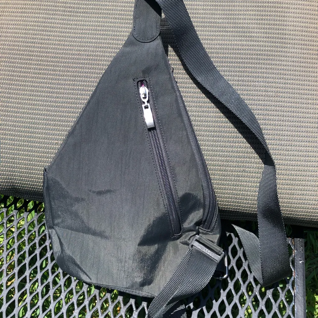 Baggallini NEW  Mini Sling Travel Bag!  Gray - Image 3