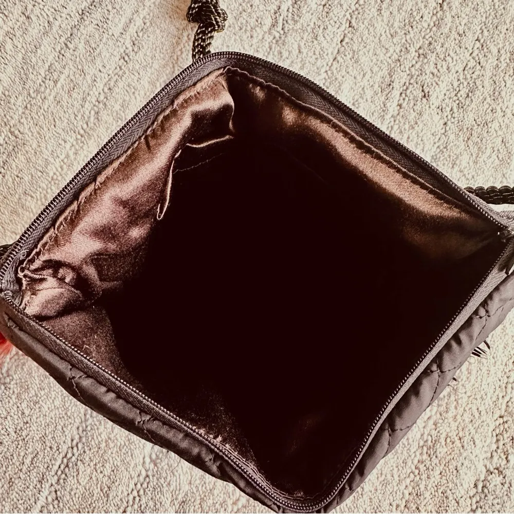 Red & Black Feather Handbag - Image 10