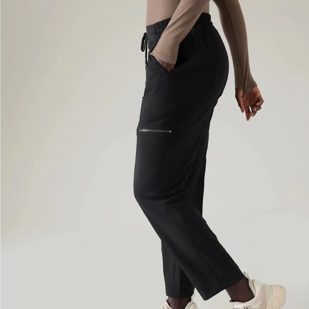 NWT -  High Road Cargo Pants - Size 4 - Image 3