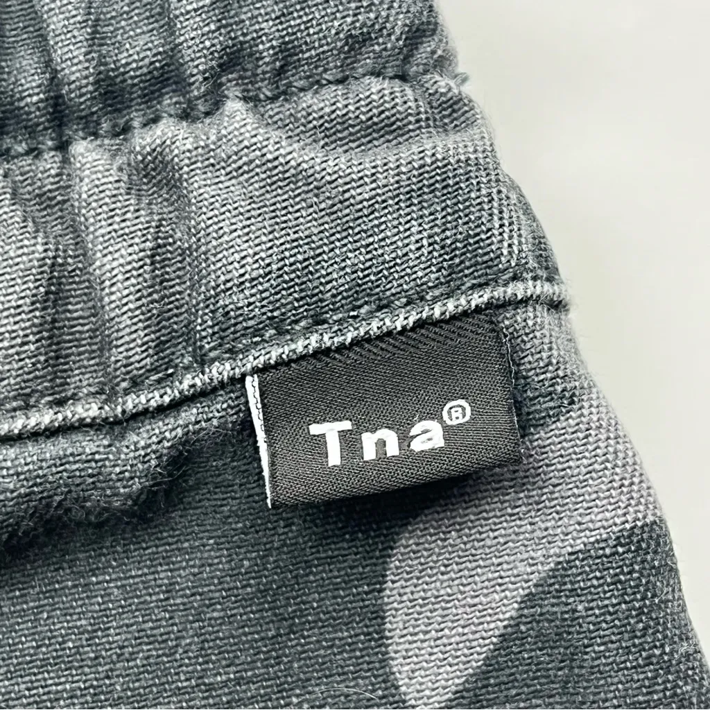 Aritzia TNA Camouflage Mid Rise Gray Grey Jogger‎ Style Cotton Pant Women Medium - Image 6