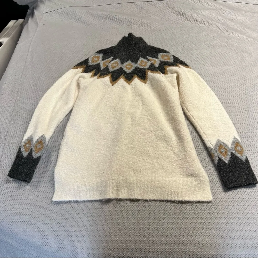 Abercrombie & Fitch Mock Neck Fairisle Fluffy Sweater XS GUC - Image 7