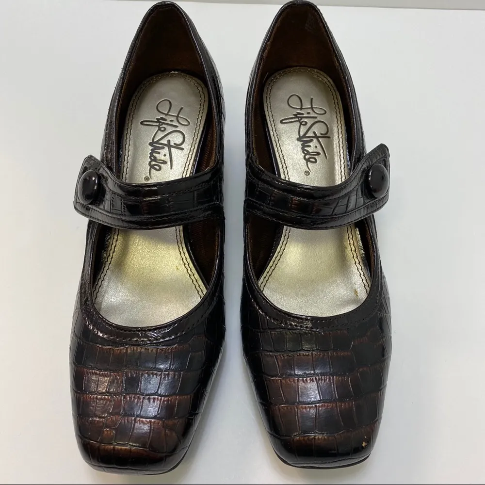 Life Stride. Brown. Women’s Shoes. Size 8 Medium - Image 2