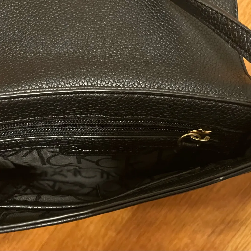 Calvin Klein Textured Black Crossbody Bag - Image 4