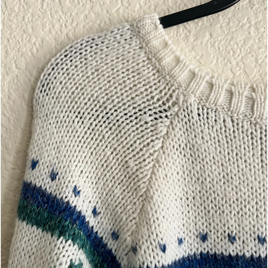 American Eagle Fair Isle Knit Sweater Crewneck Soft Cozy Winter Layer Medium - Image 6