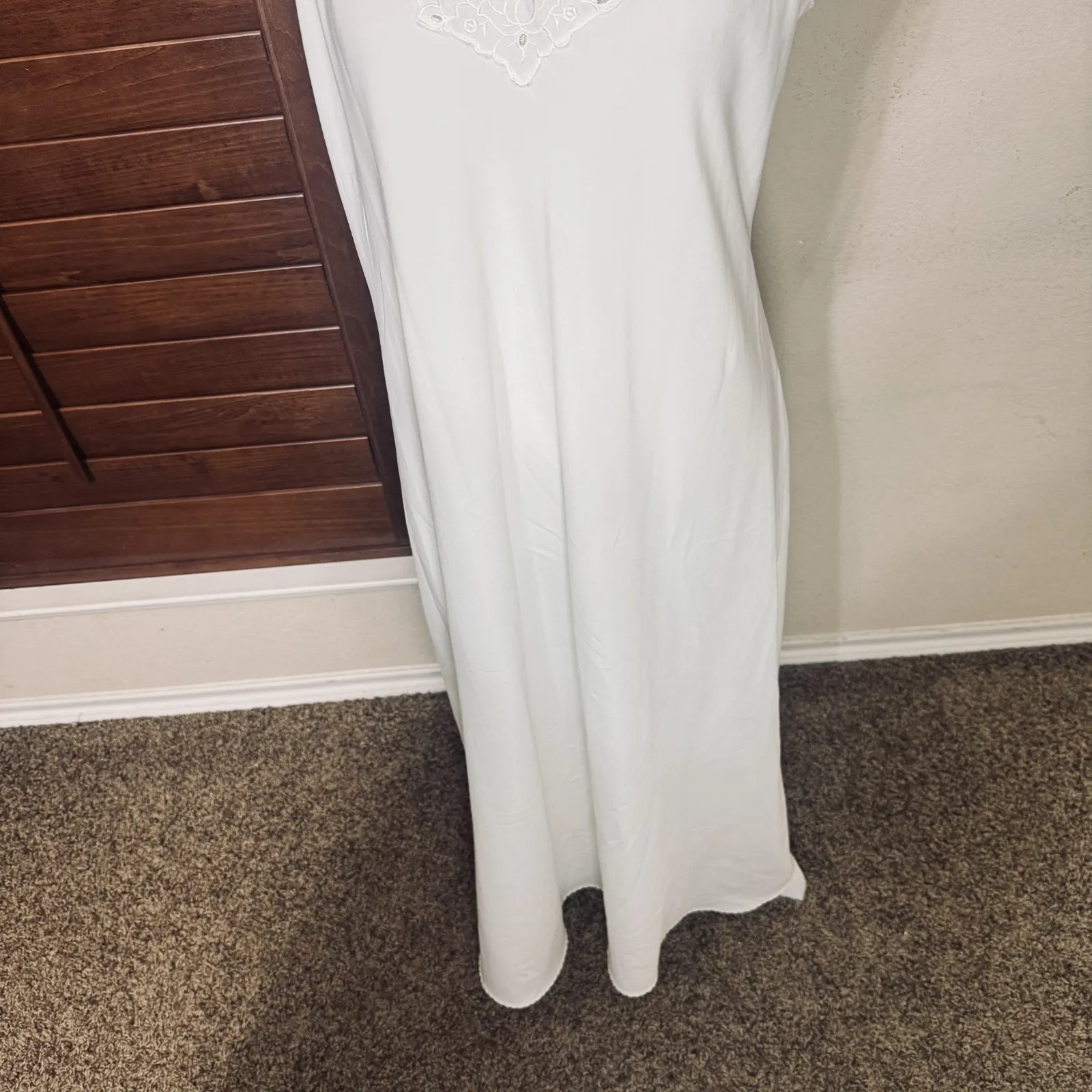 Vintage Vanity Fair full slip negligee dress lace neckline sz 40 nylon USA ivory - Image 3