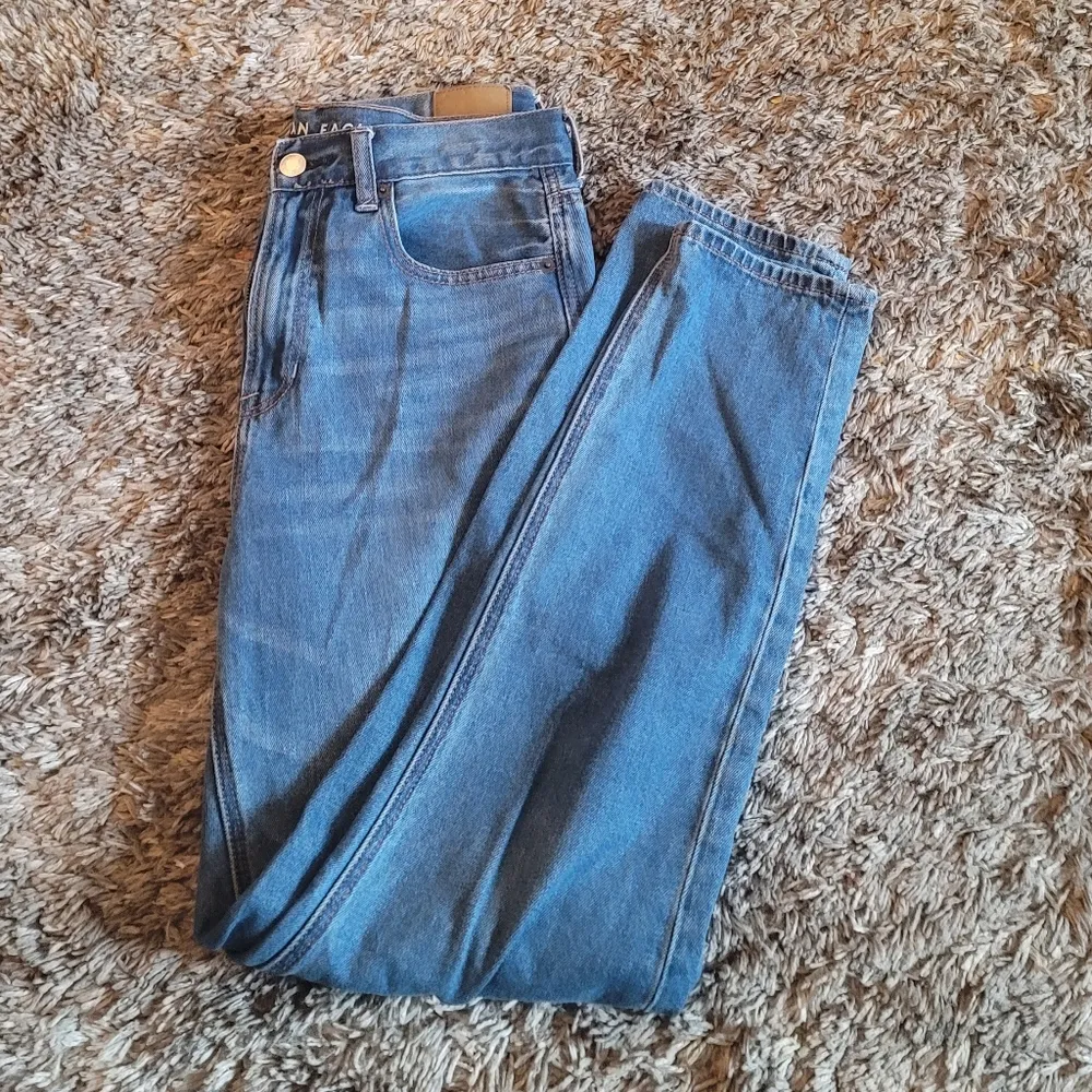 American Eagle AEO Medium Indigo Wash MOM Jeans 4 - Image 10