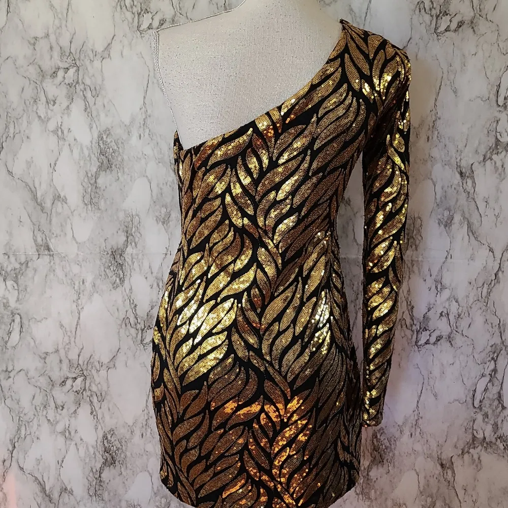 Ark & Co. sequin one shoulder dress size large - Image 5