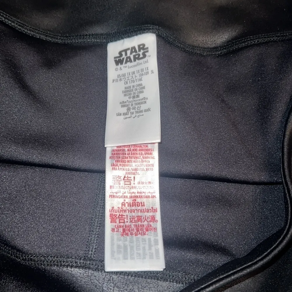 Disney Parks Star Wars Black Shimmer Spandex Shorts Size 1X - Image 4