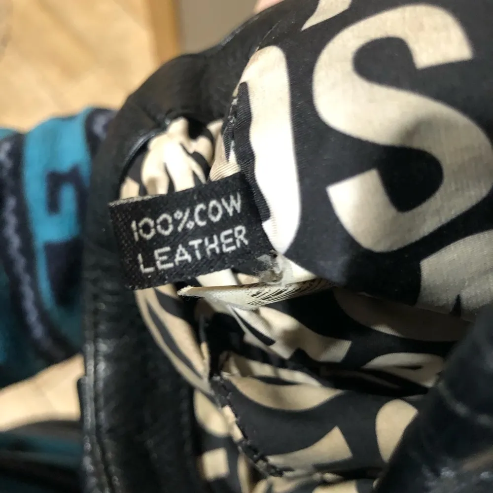 Marc Jacobs  leather black purse/hand bag - Image 6