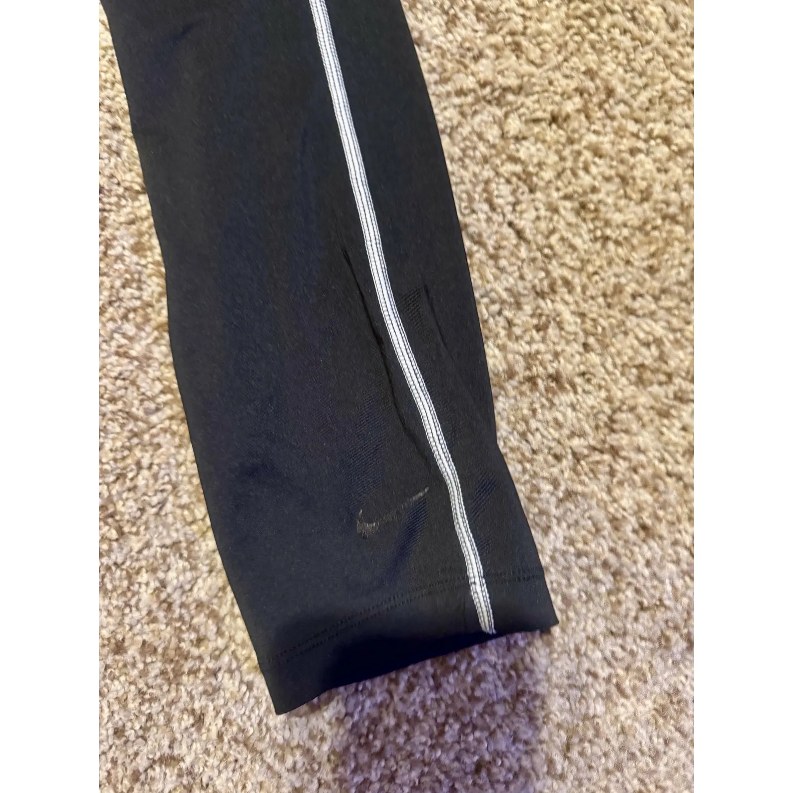 Nike Golf Tour Performance Dri Fit Black Capri Golf Tights - Image 3