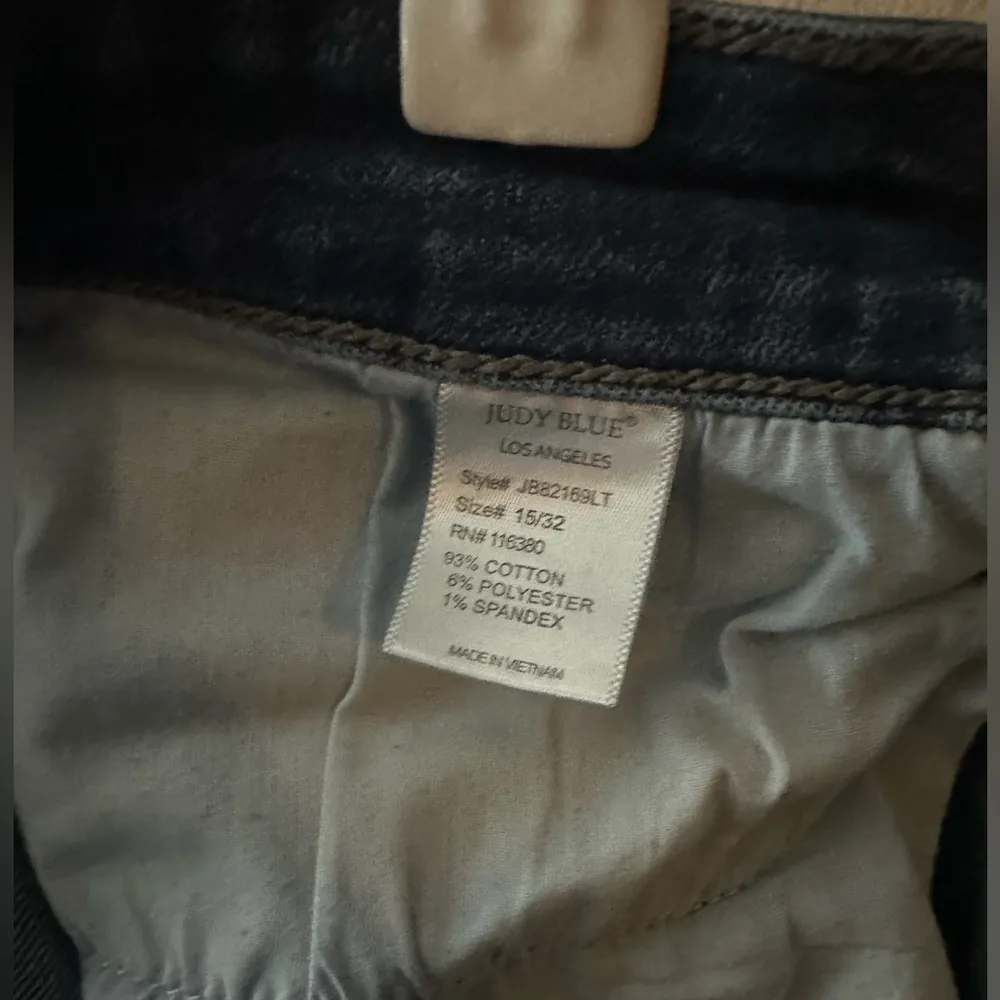 Judy Blue Bleach Splatter Distressed Boyfriend Jeans Size 15/32 - Image 4