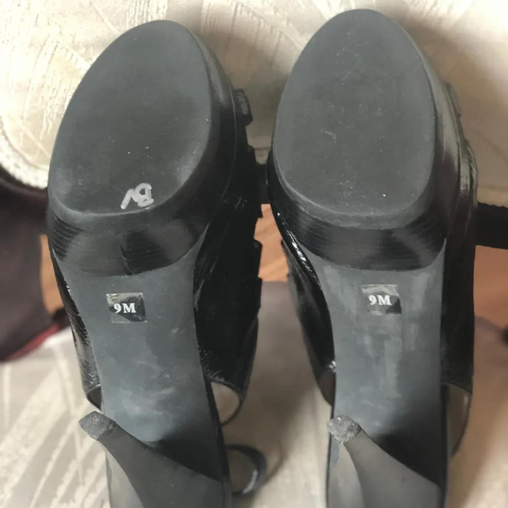 Michael kors heels with gold zipper - Image 7