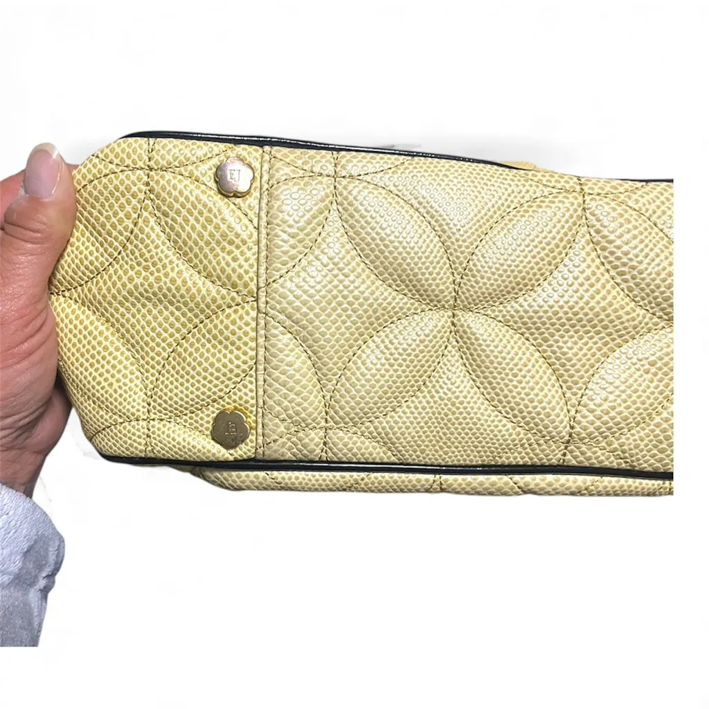 Vintage! Eric Javits quilted leather shoulder bag in tan with black patent trim - Image 6