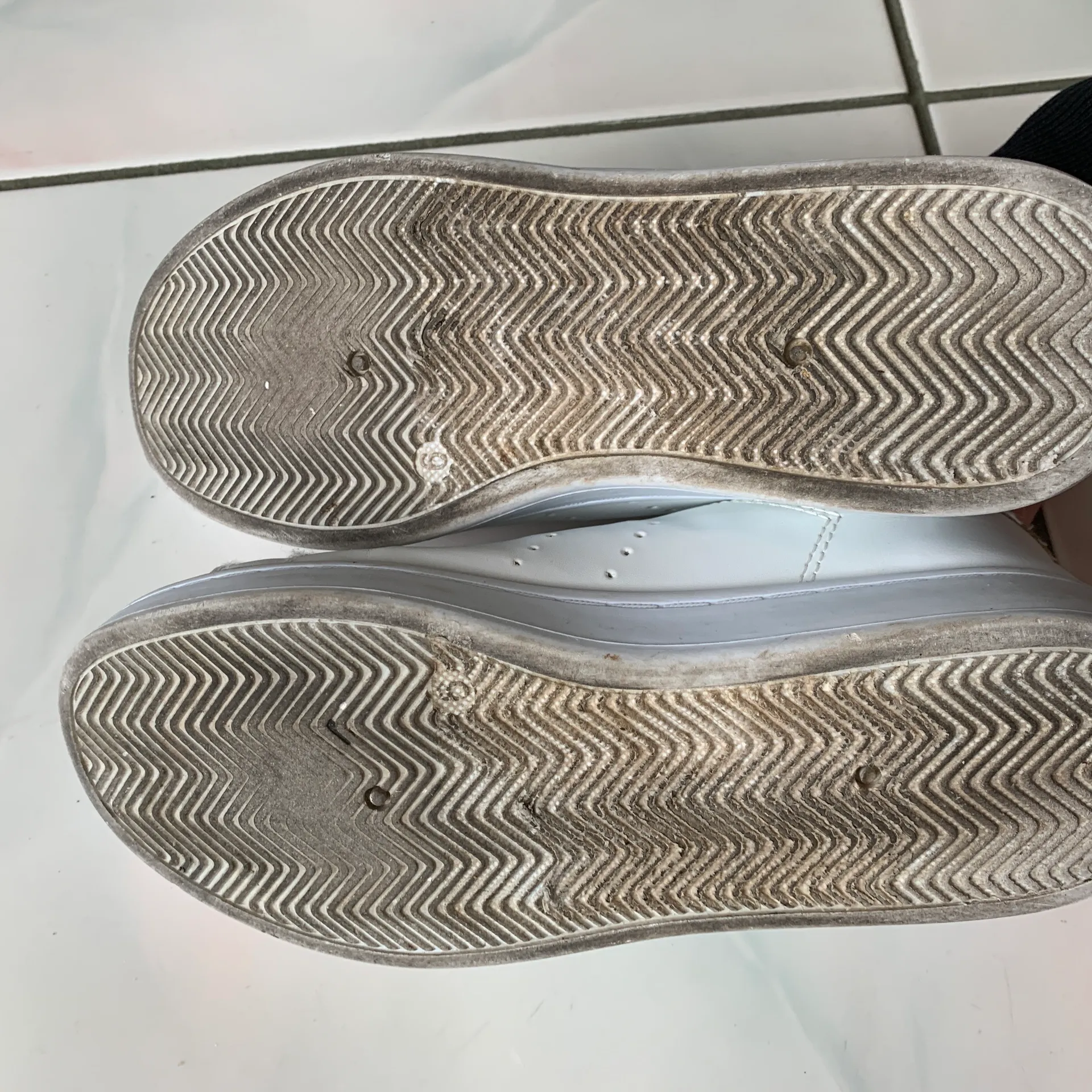 Wanted White Sneakers - Image 8