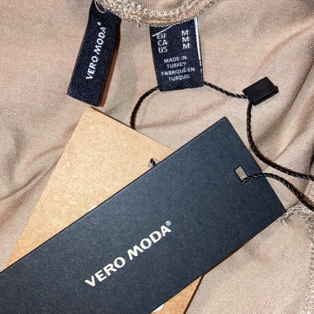 VERO MODA  Tan Brown Mink Panda Off The Shoulder Long Sleeve Top Blouse Shirt M - Image 4