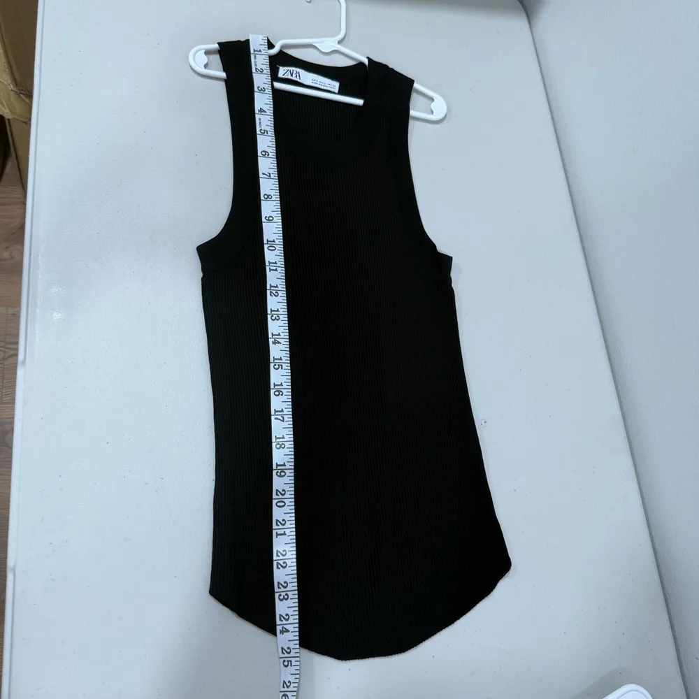 Zara Black Fitted Sleeveless Tank Top Size Small EUC - Image 4