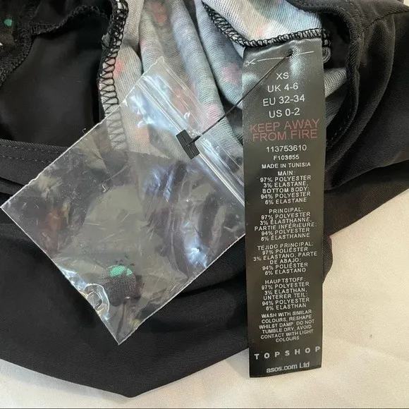 NWT TopShop Ditsy Floral V-Neck Bodysuit Size‎ XS - Image 6