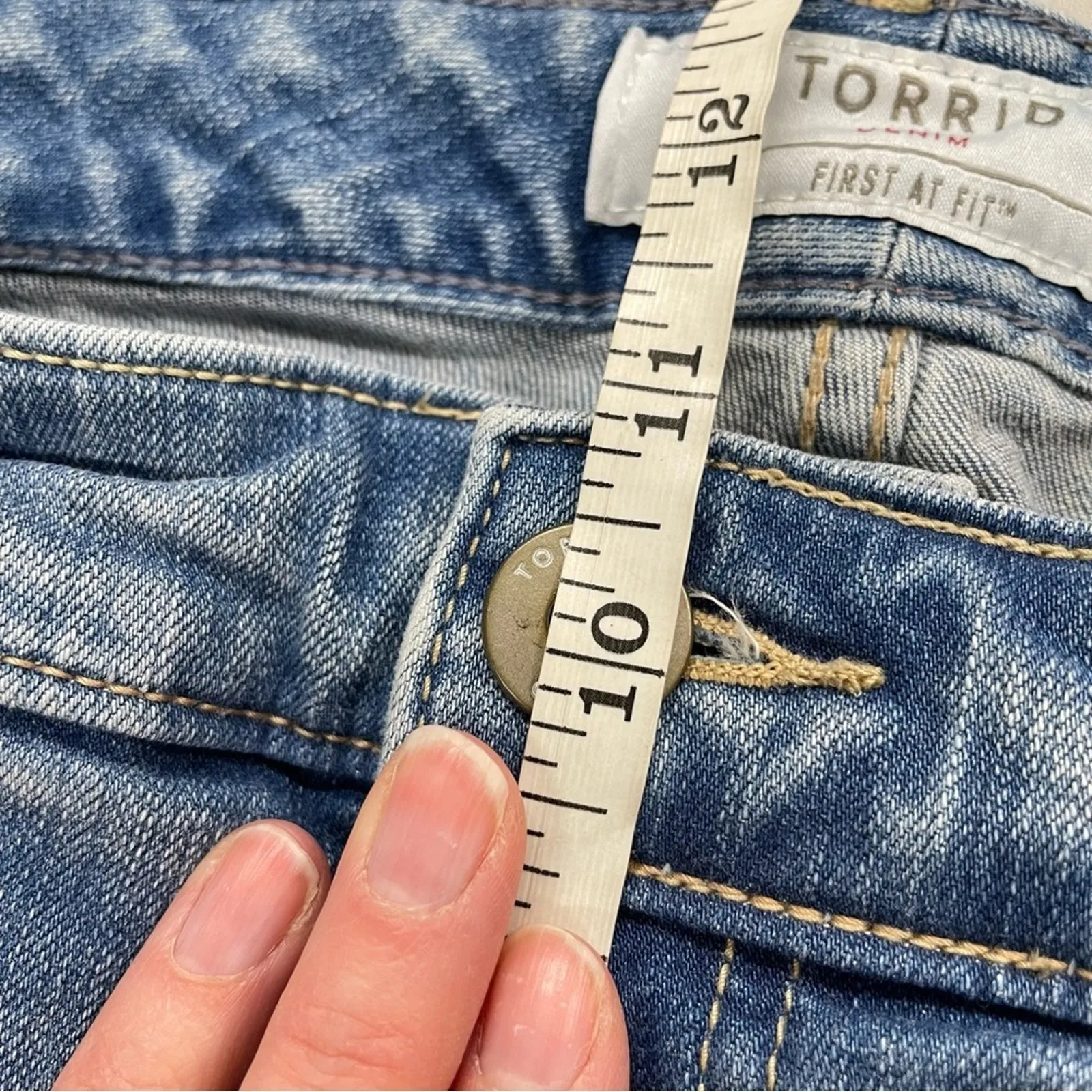 Torrid Light Wash High Rise Cropped Skinny Jeans Womens 16 Blue Denim Zip Fly - Image 10