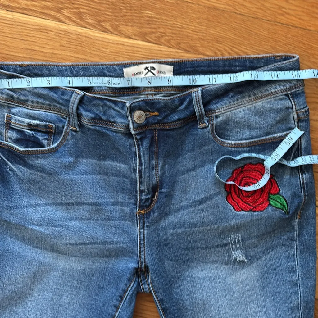 Hammer elegant Blue Skinny Jeans with Red Rose Detail - Image 8