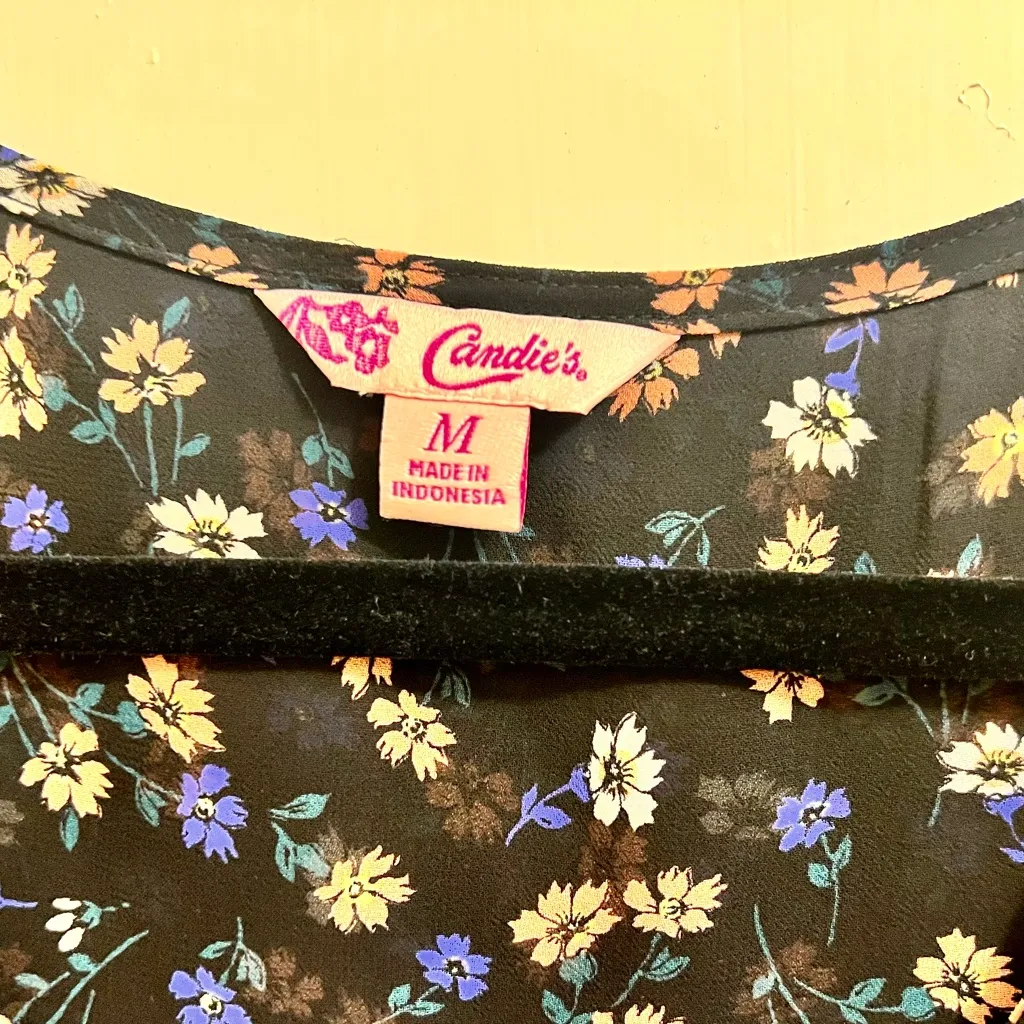 Candie’s Floral Print Navy Blue Chiffon Top/Blouse - Excellent Condition (M) - Image 7