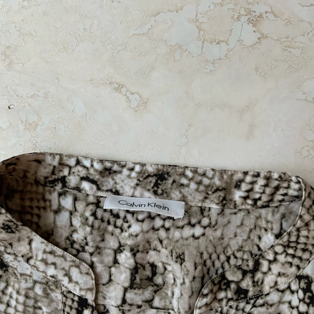 Calvin Klein Chic Beige and Brown Snake Print Top 2X - Image 2
