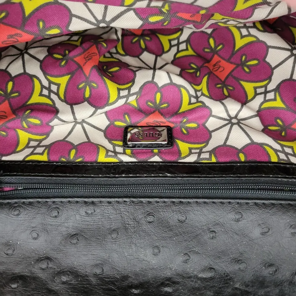 Guess Womens Shoulder Bag Black Ostrich Embossed Faux Leather Accordion Clutch - Image 31