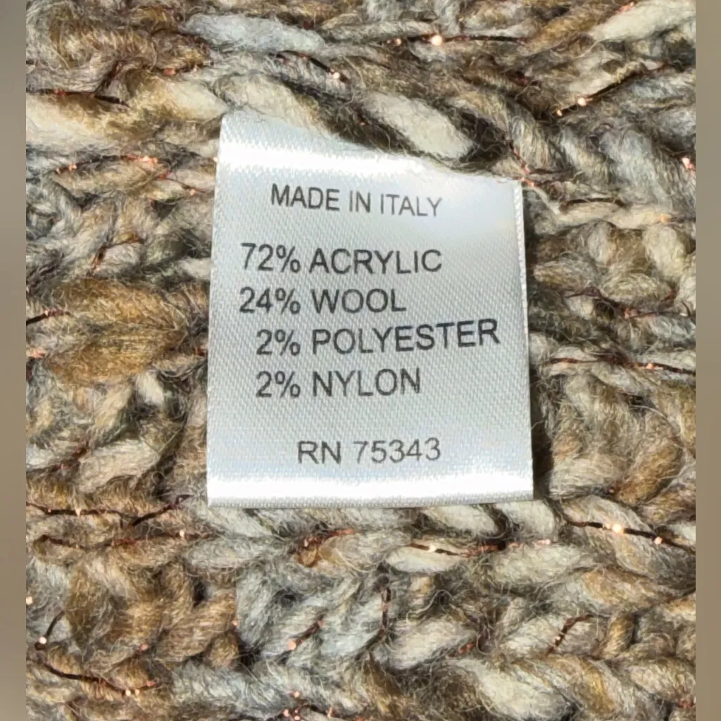 Cozy Knit Button - Image 4