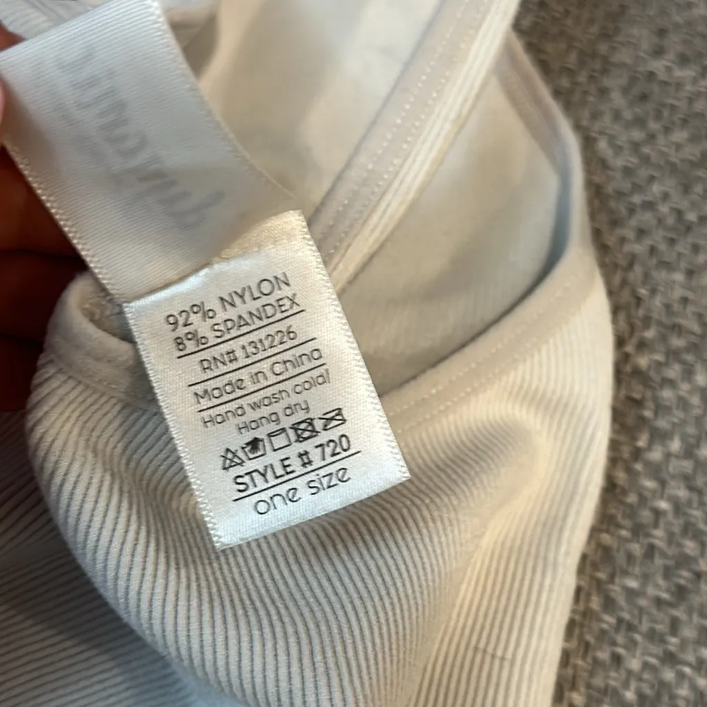 MOVING SALE White ribbed vneck ribbed tank - Image 10