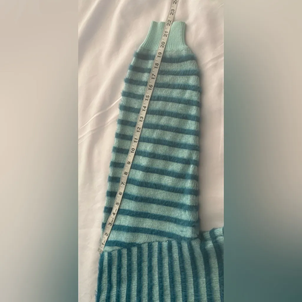 Teal and Light Blue Striped V - Image 6