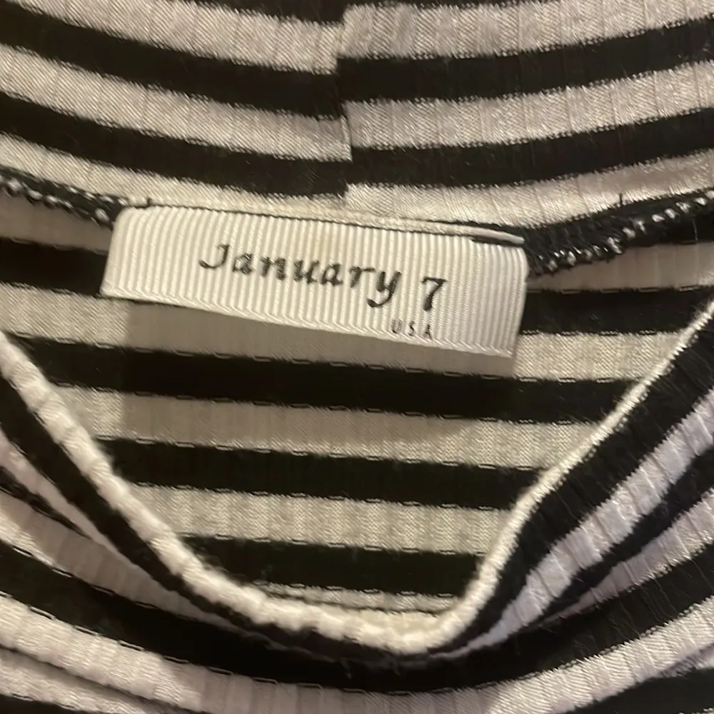 Womens Janurday 7 Crop Top - Image 2