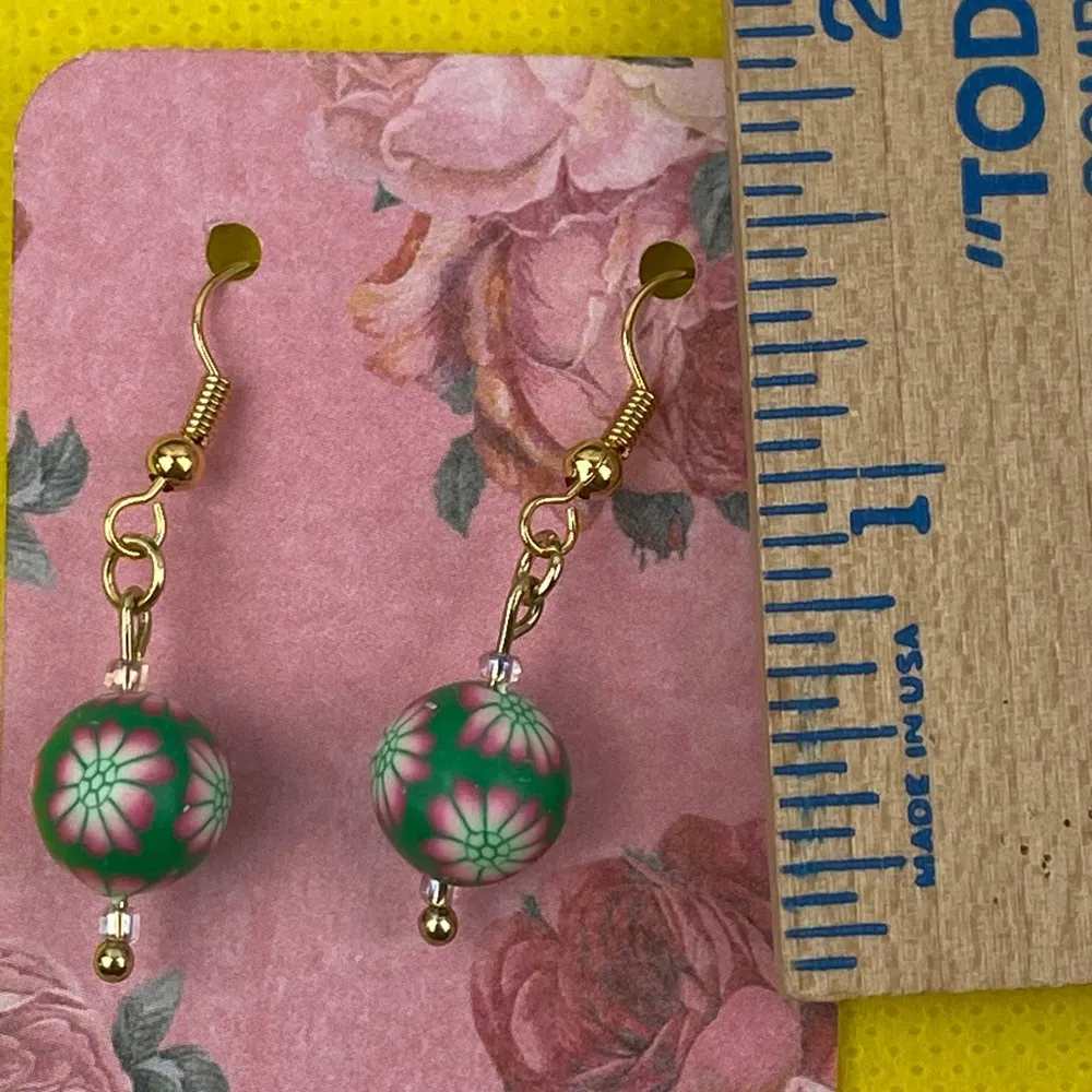 Green And Pink Flower Gold Plated Pierced Earrings - Image 3
