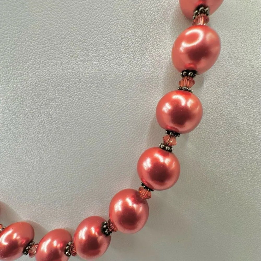 Pink faux pearl and crystal vintage beaded necklace - Image 6