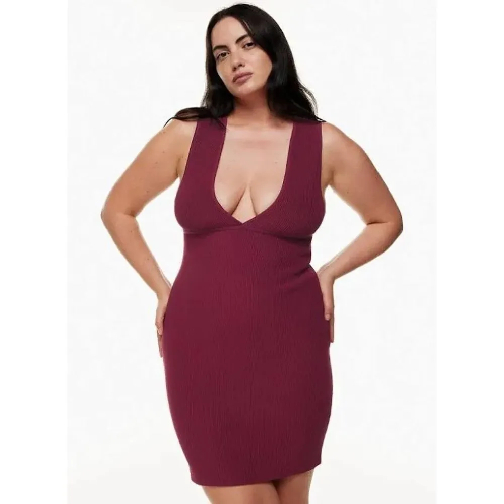 ✨Aritzia Babaton
Deep V Dress✨ - Image 4