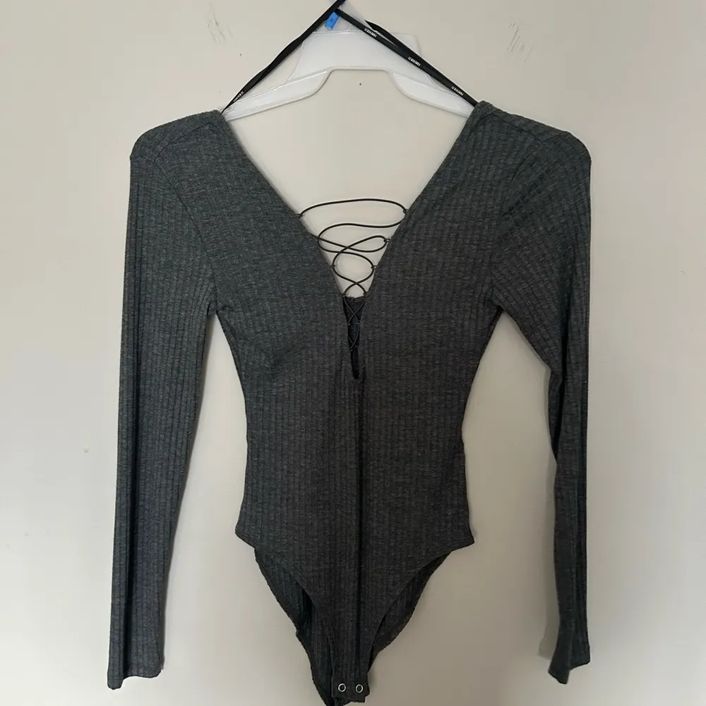 Forever 21 Gray Ribbed Bodysuit - Image 3