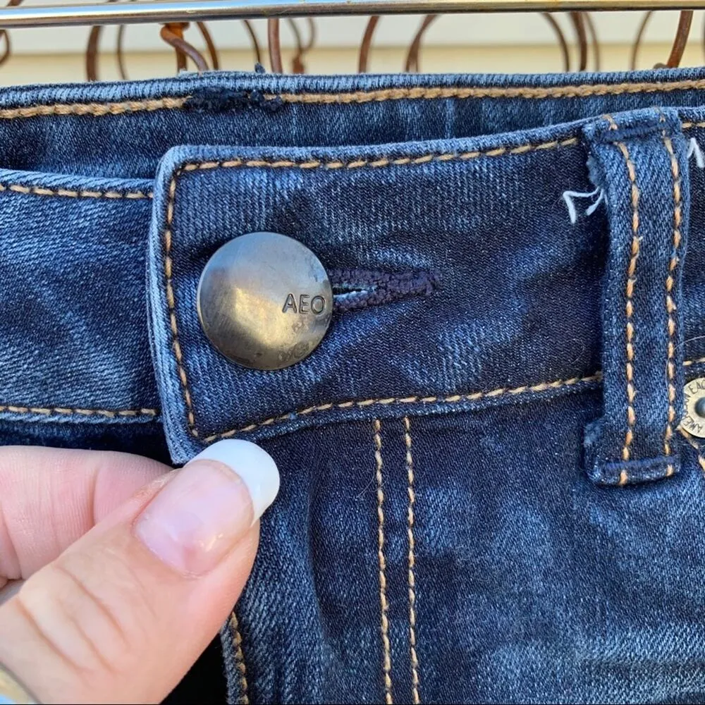 AEO midi jean shorts rolled fray hem Super Stretch Size 4 - Image 3