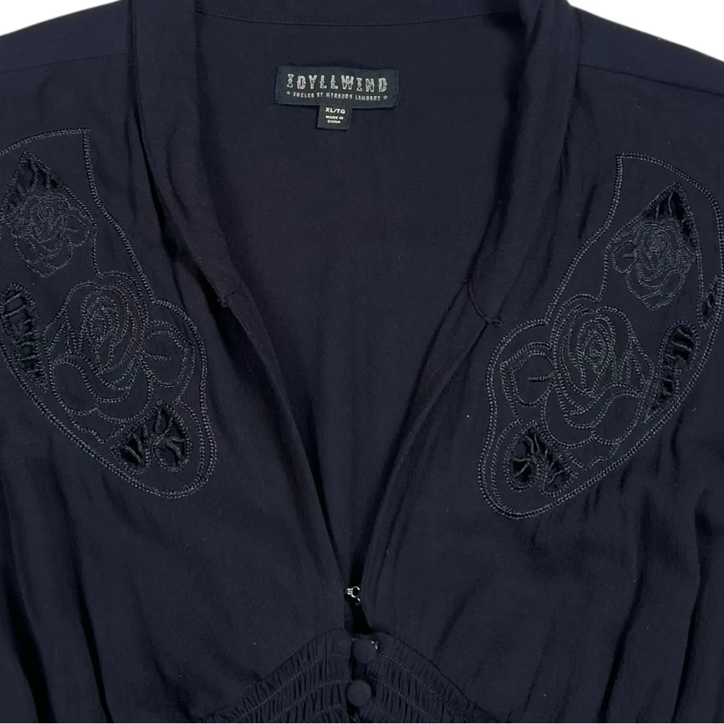 Idyllwind Miranda Lambert Black Button Blouse Embroidered Details Size XL - Image 5