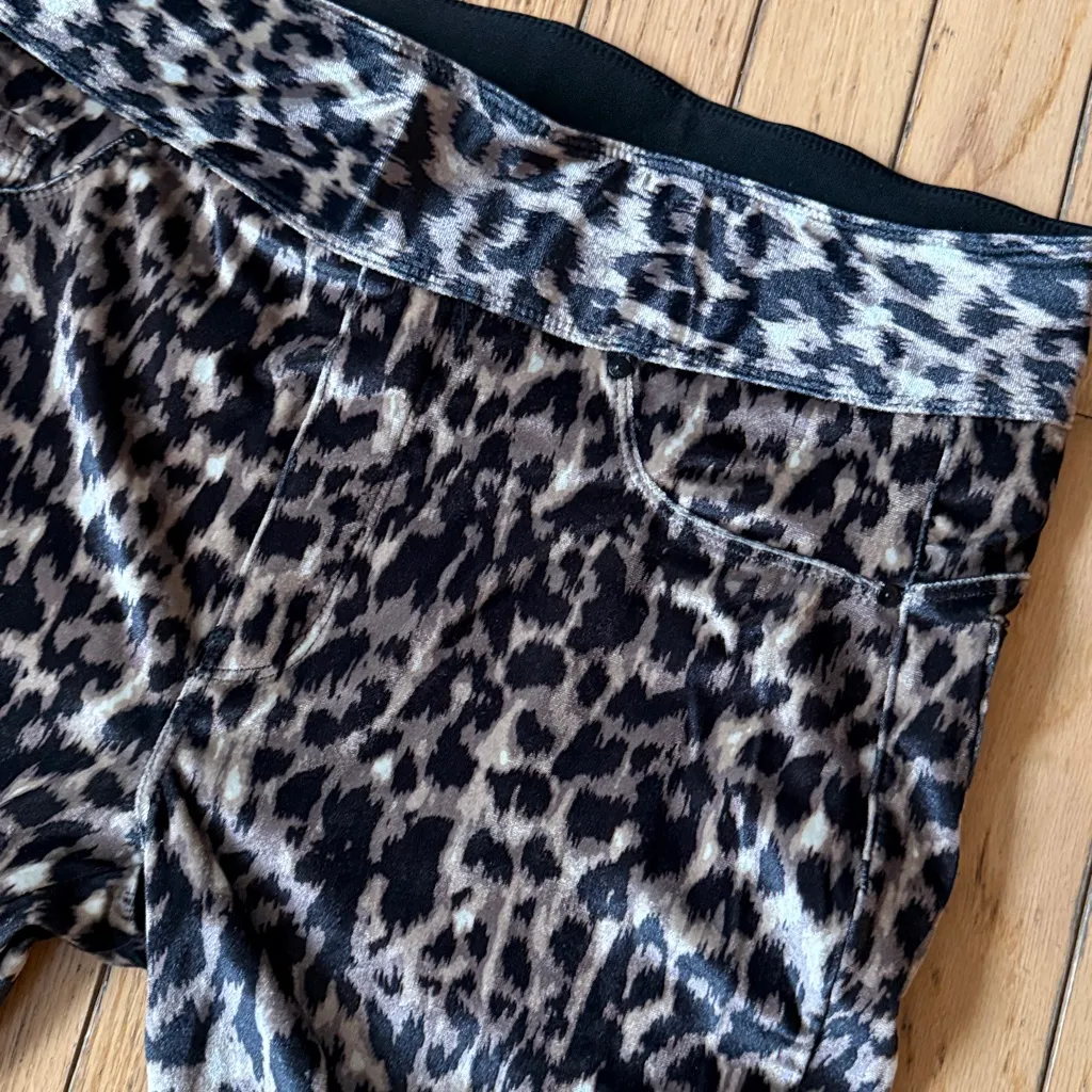 Seven7 🤎🖤Black and Brown Patterned Leggings - Image 3