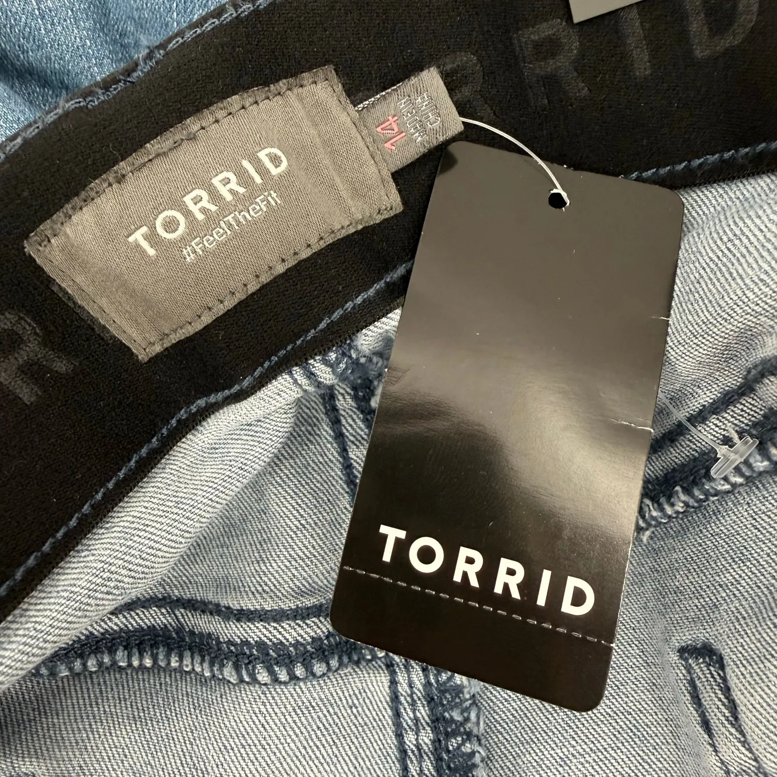 Torrid Women's SZ 14 High Rise Bombshell Denim Shorts 5” Stretch Sorrento NWT - Image 6